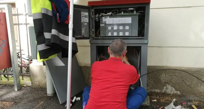 Blitz contro le centraline telefoniche: a Rovereto centinaia di famiglie restano senza telefono e senza internet