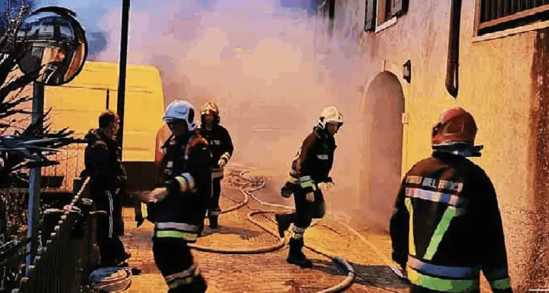Allarme incendio a Dro fiamme da un garage vicino alla Rsa \"Molino\"