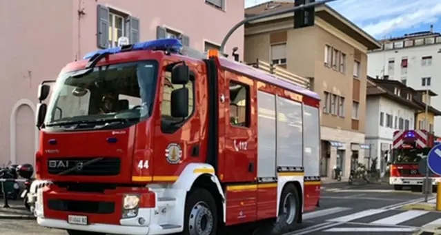 Candele accese e sigarette Boom di incendi sui balconi