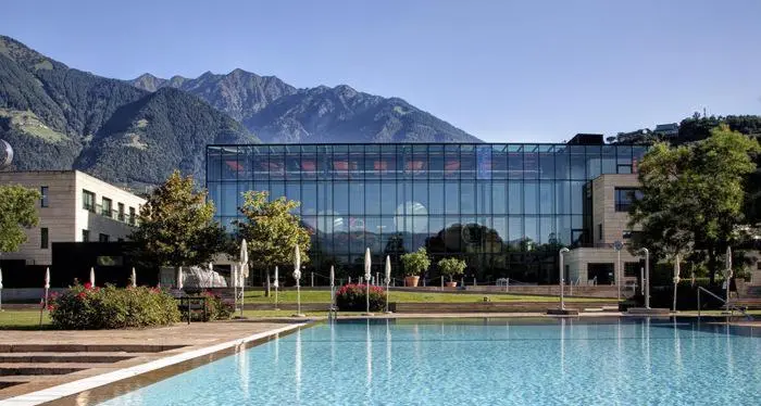 Terme di Merano, si riparte da oggi con la zona spa e il 25 le piscine all'aperto
