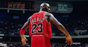 Le scarpe di Michael Jordan vendute a 517mila euro