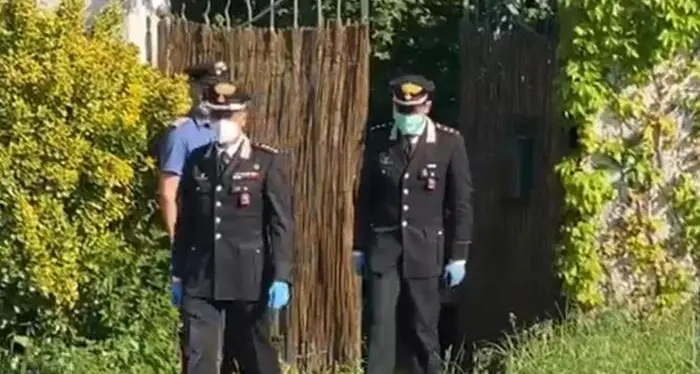 Due gemelle trovate morte nella loro casa: nessuno le aveva più viste da mesi