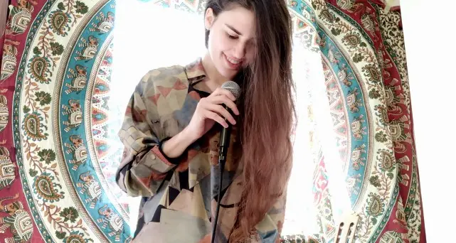 Oneila, debutta la voce roveretana