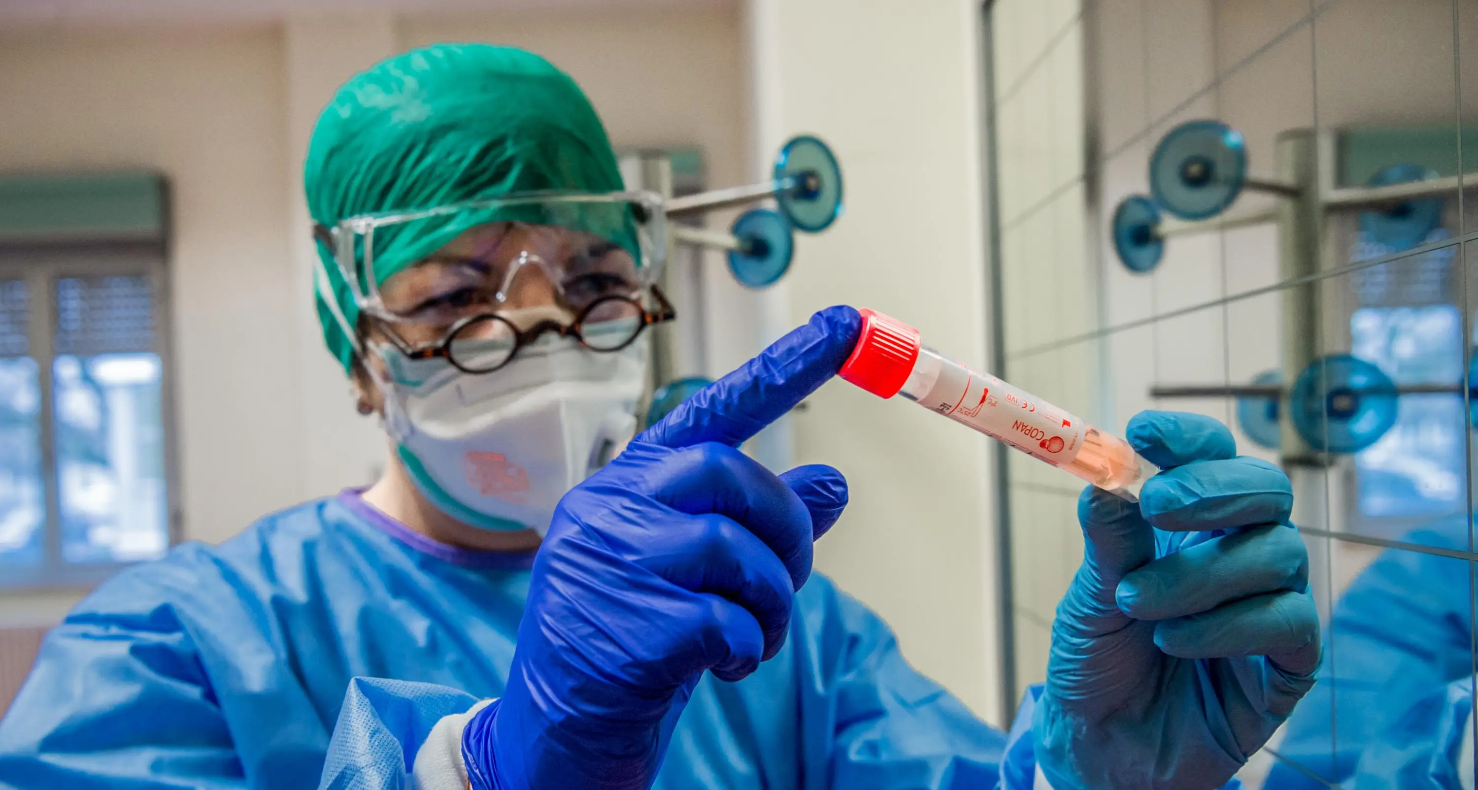 Da lunedì all'ospedale di Rovereto disponibile l'esame del sangue per sapere se si ha il Coronavirus