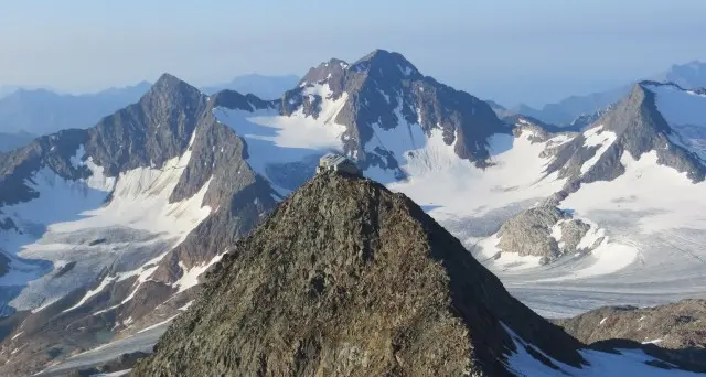 I rifugi dell'Alto Adige in attesa «Difficile riaprire per l'estate, e impossibili le norme anti-Covid»