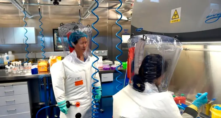 Virus uscito da un laboratorio? Trump attacca la Cina: \"Pagherà se non è stato un errore\"
