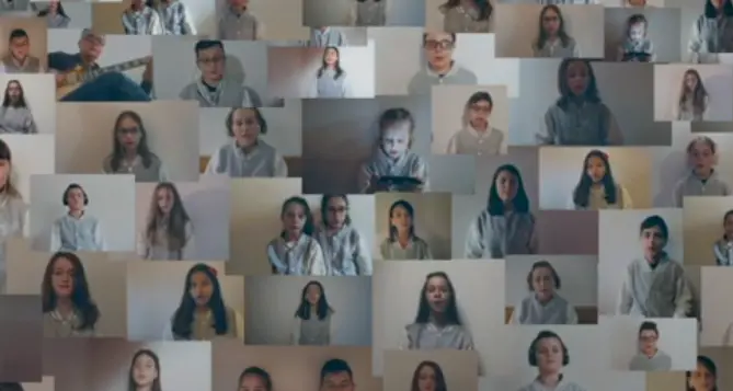 Val di Sole, un coro di bambini in campo per le Rsa