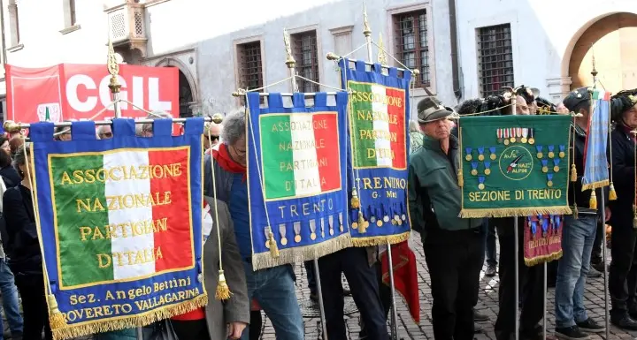Un 25 aprile senza piazza Festa della Liberazione tra social e flashmob