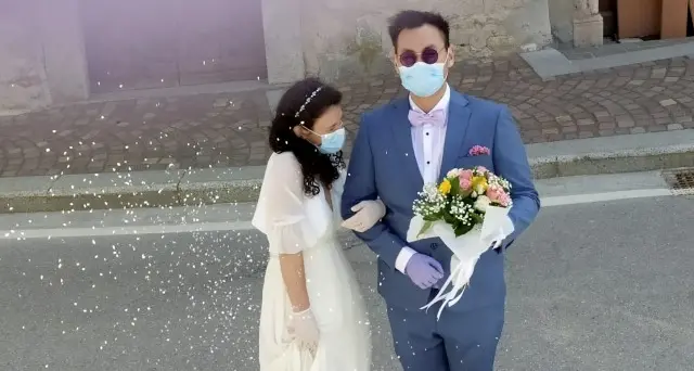 Il virus non rovina il sogno: Sonia e Jayden sposi dopo le nozze in maschera