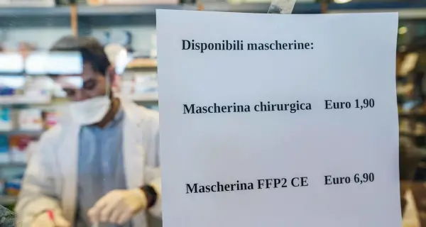 Mascherine, prezzi in farmacia ancora alti