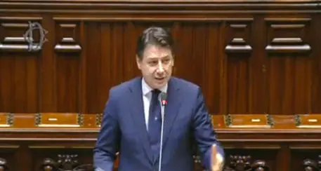 Coronavirus, il premier Conte risponde alla Camera