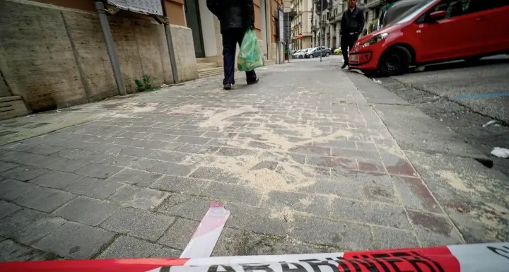 Rapinatore di 15 anni ucciso: il carabiniere indagato per \"omicidio volontario\"
