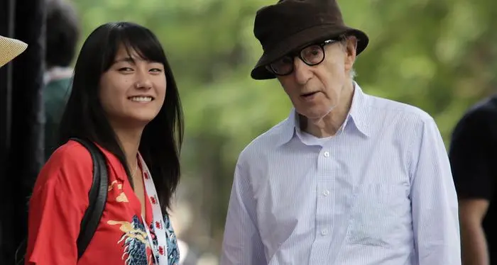 Woody Allen, ancora bufera per l'autobiografia