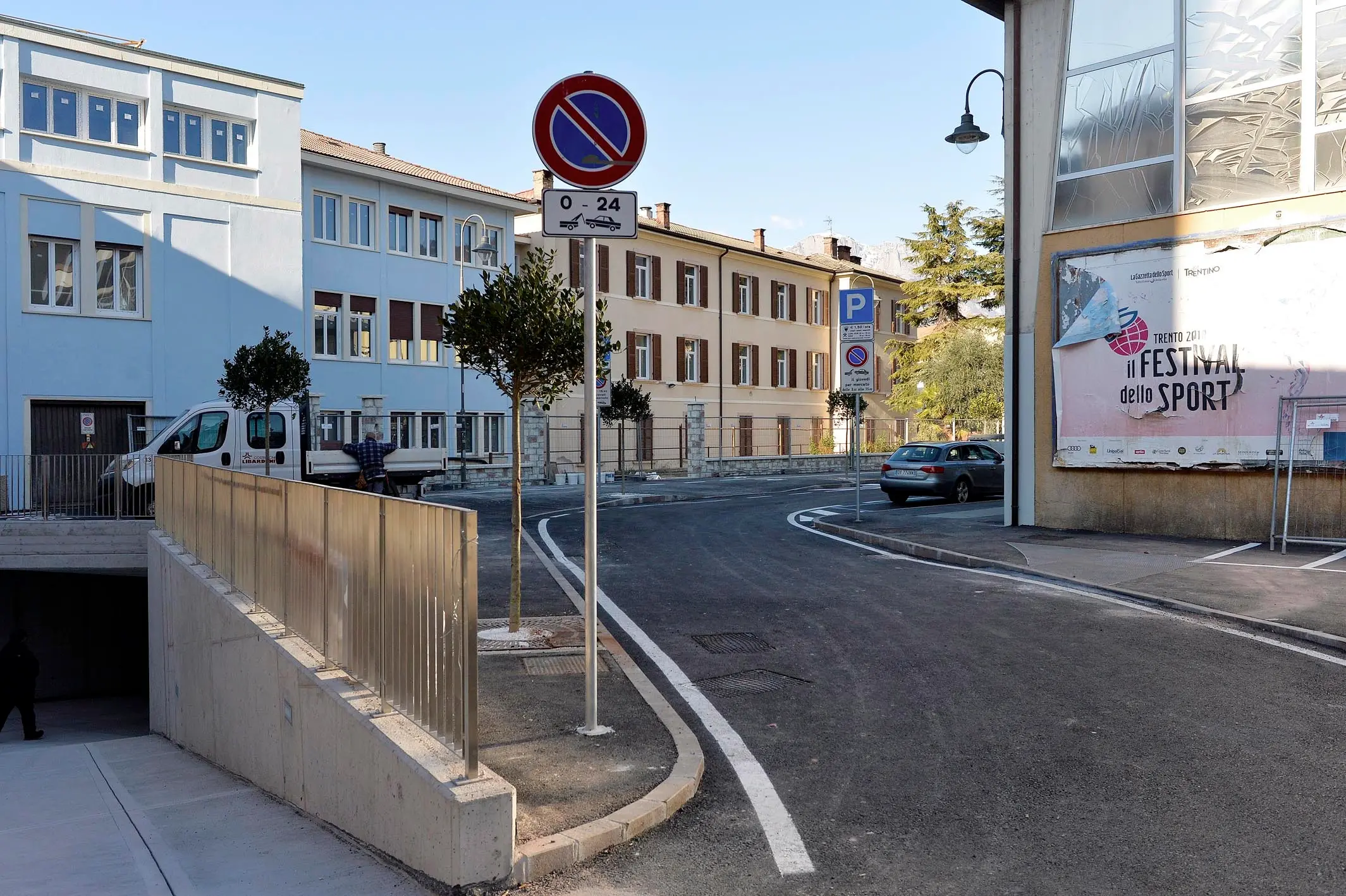 APERTURA UFFICIALE DI VIA ESTERLE DOPO I LAVORI PER IL PARCHEGGIO SOTTERRANEO FOTO DI ALESSIO COSER