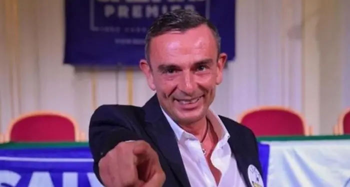 Merano, la Lega candida Armanini augurò lo stupro a una giornalista e la Svp rompe con il Carroccio