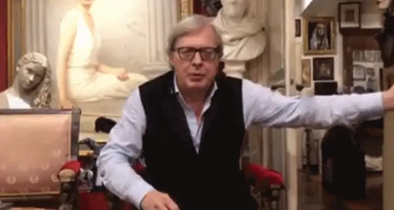 Insulti a Silvia Romano, inchiesta dei pm di Milano, citato Sgarbi che ora vuole fare del Mart il «Museo dei valori cristiani»