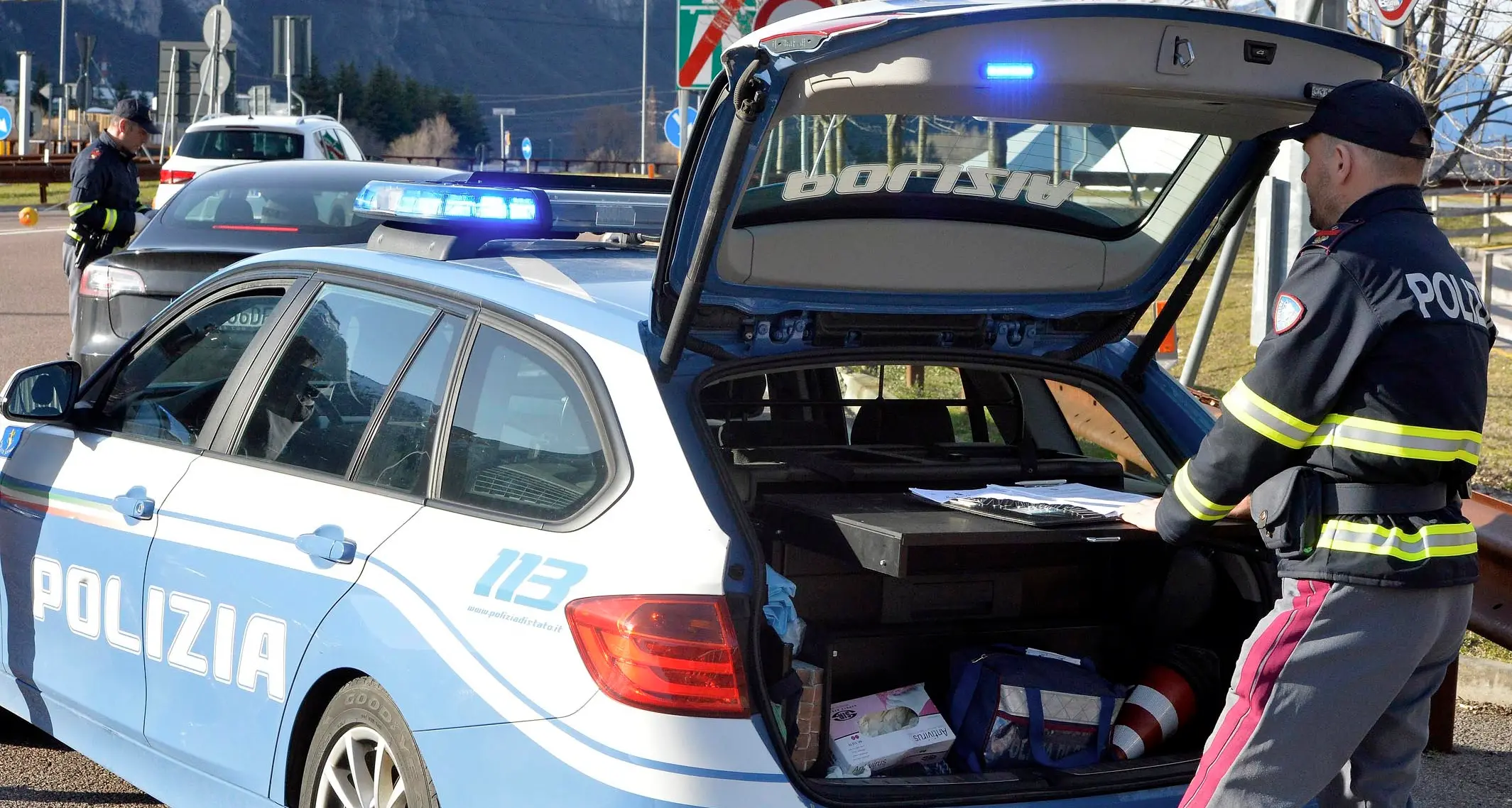 Denunciano i vicini di casa per una cena con amici
