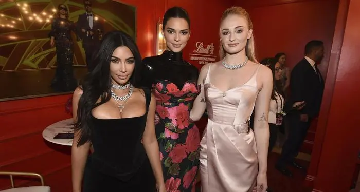 Dieci anni di moda trasformata da influencer e shopping digitale