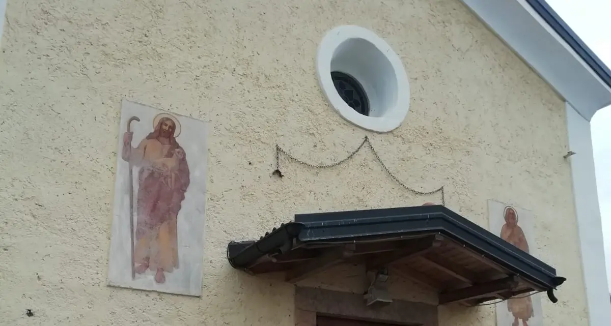 A caccia di soldi in chiesa Ladri in azione a Montevaccino
