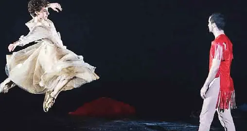 Una Cenerentola con le sneakers con il Nuovo balletto di Toscana