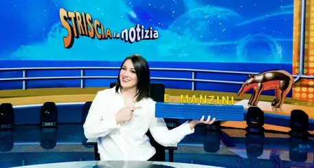 Francesca Manzini e Gerry Scotti alla conduzione di \"Striscia\"