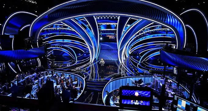 Sanremo dei record: stasera la finale, ecco la scaletta. Squalificati Morgan e Bugo