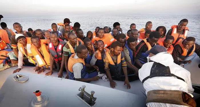 Turchia: naufragio nell'Egeo morti 8 bimbi e 3 adulti Altre 12 vittime a Paxi