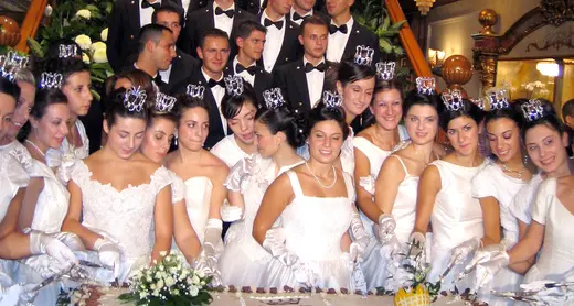 Vienna, il ballo delle debuttanti per la prima volta nella storia sarà aperto da coppia di donne