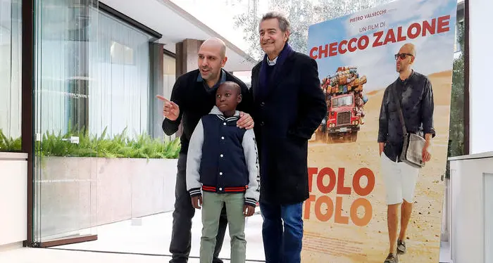 Checco Zalone con \"Tolo Tolo\" fa discutere ma incassa: 13 milioni di euro in tre giorni