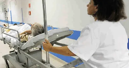 Infermieri tuttofare al posto dei medici di guardia: è un coro di critiche