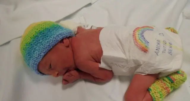 Nicolò, la forza di un piccolo guerriero Nato al S. Chiara il giorno della festa del papà Pesava solo 1 chilo 560 grammi: ora sta bene