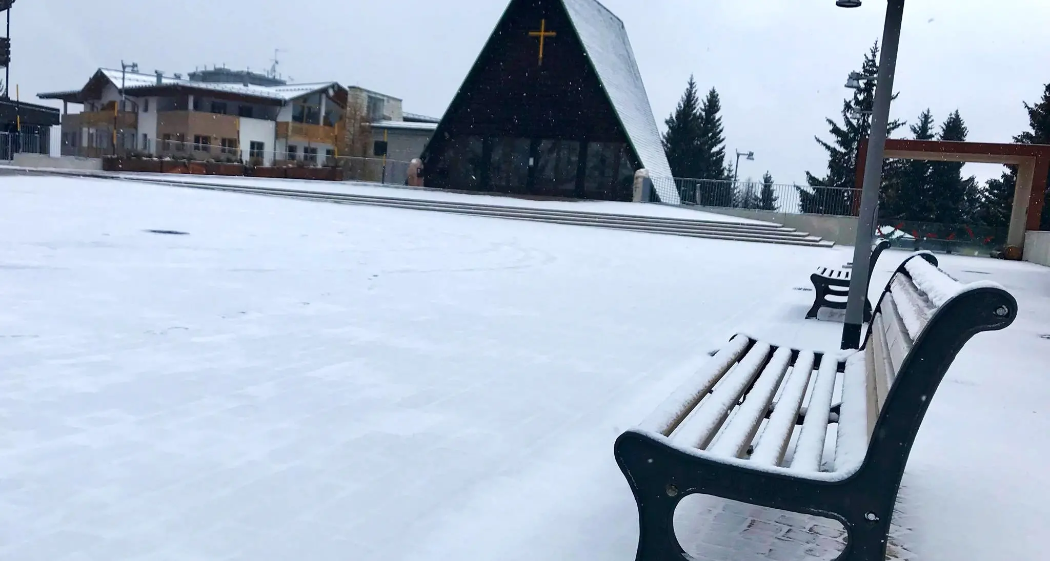 La notte scorsa freddo e neve adesso tre notti di possibili gelate; il lockdown migliora in parte l'aria