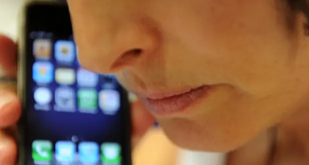 Sentenza: uso del cellulare può causare il tumore