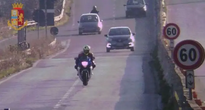 A 210 km/h in tangenziale a Pistoia Multa da 800 euro e addio patente