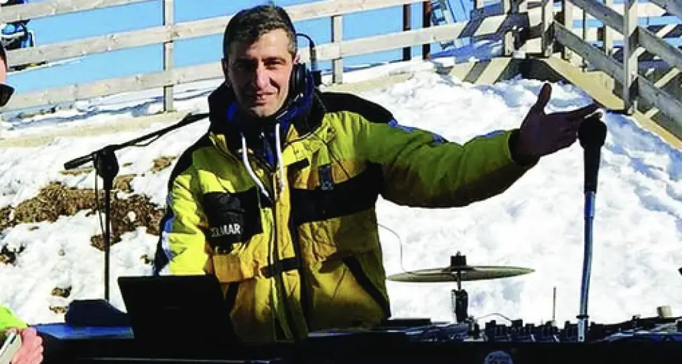 Morto Andrea Meazzo lo storico dj di Radio80 aveva solo 50 anni