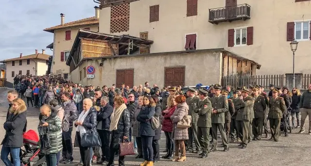 In più di mille a Don per salutare Daniele