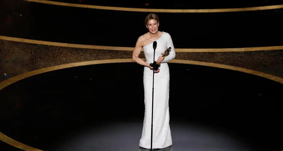 Oscar, la prima volta di un film sudcoreano Vincono anche Renee Zellweger, Joaquin Phoenix e Brad Pitt
