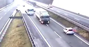 A 90 anni contromano in autostrada - Video Maximulta e addio patente