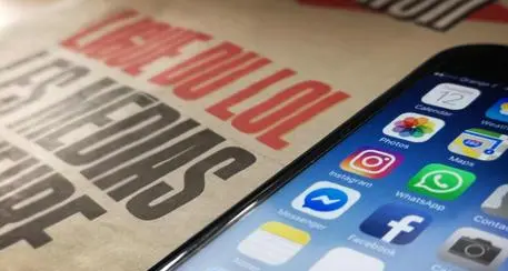 Facebook, gli spot politici si potranno vedere meno