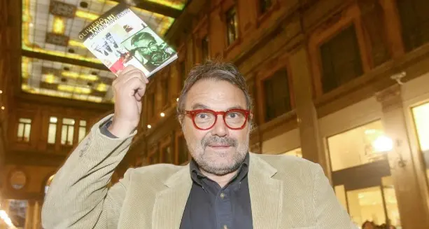Ponte crollato a Genova: \"A chi volete che gliene importi\"? bufera su Oliviero Toscani