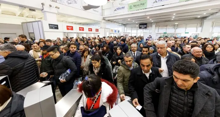 Fiere e congressi a lacrime e sangue