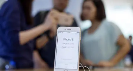 In arrivo il nuovo iPhone sarà una versione «economica» e assomiglierà all'8