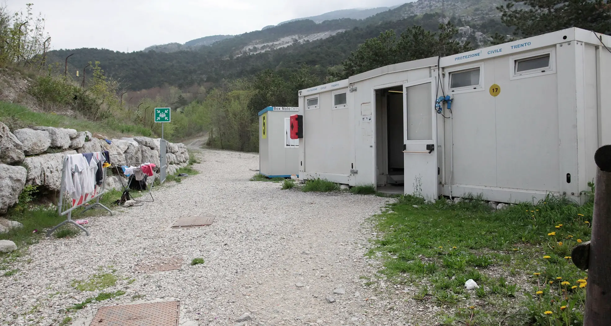 L'ex campo profughi di Marco si ripopola di disperati la notte da un mese il via vai è costante