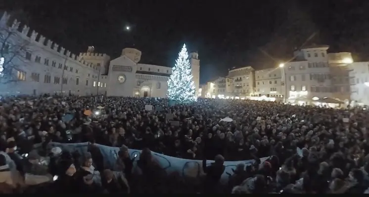 Il 26 febbraio arriva Salvini Le Sardine sono pronte a scendere di nuovo in piazza