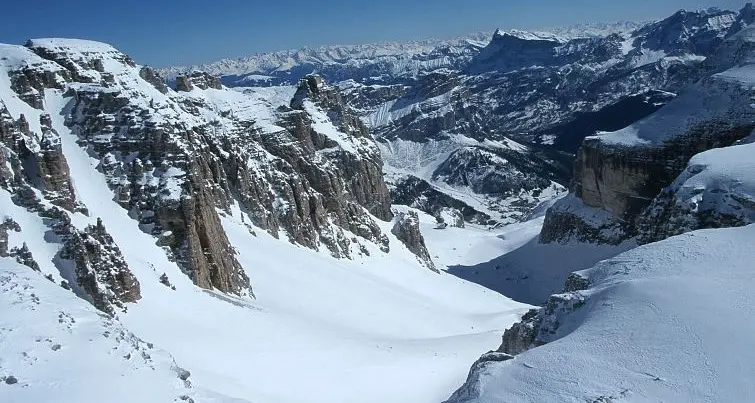 Scialpinista austriaca muore scivolando nel Vallone di Mezdì del Boé per quattrocento metri