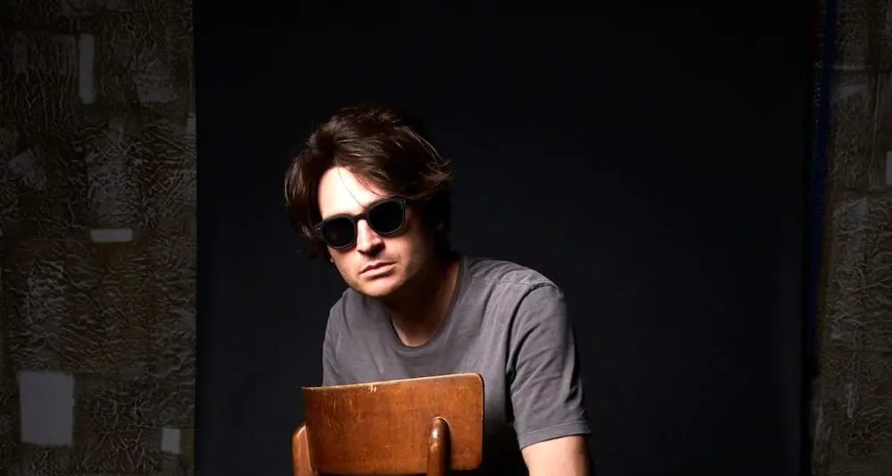 L'autocelebrazione di Angelo Duro nello show \"Da Vivo\" sabato 15 a Trento