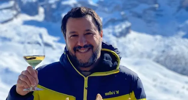Positivo al virus un poliziotto della scorta di Matteo Salvini L'ex ministro: \"pronto al tampone\"