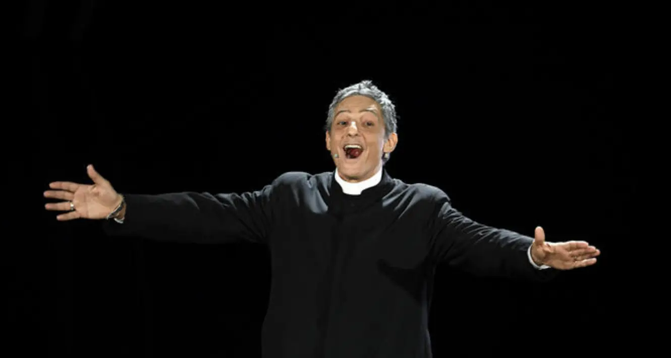 Il Sanremo di Amadeus si apre con Fiorello: l'urlo di Rula per le donne