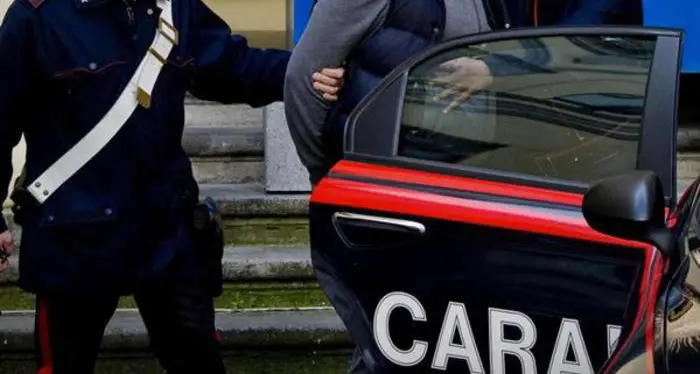 Trento, lite tra tossicodipendenti al Serd: un 34enne accoltella un giovane e possedeva anche una pistola