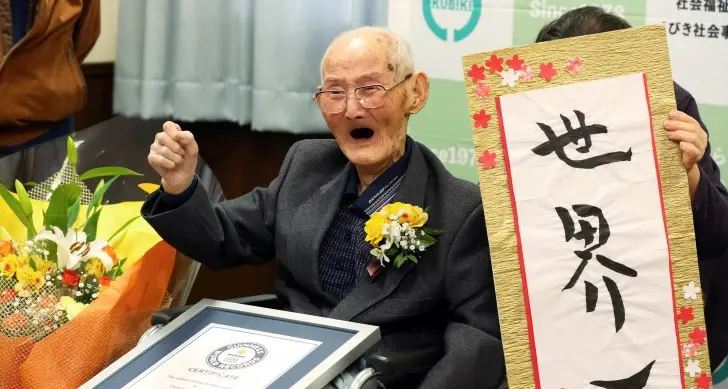 L'uomo più vecchio del mondo è giapponese e ha 112 anni: «Il segreto? Non arrabbiarsi»